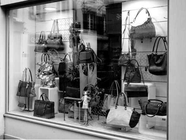 จุดเริ่มต้น กระเป๋า Prada